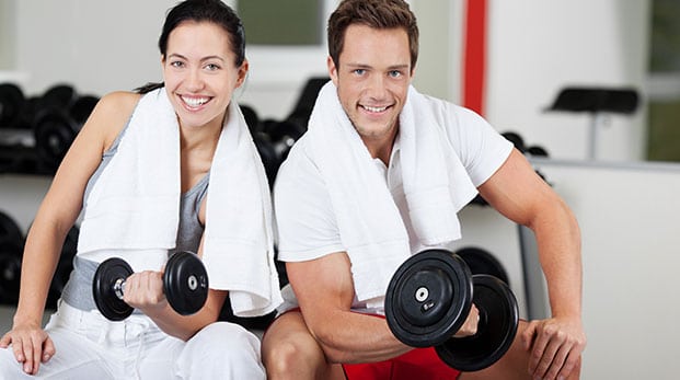 Mann und Frau Fitnesstraining